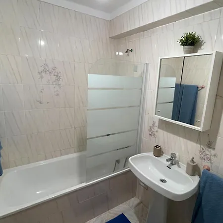 Charming Coastal 200 M From The Promenade